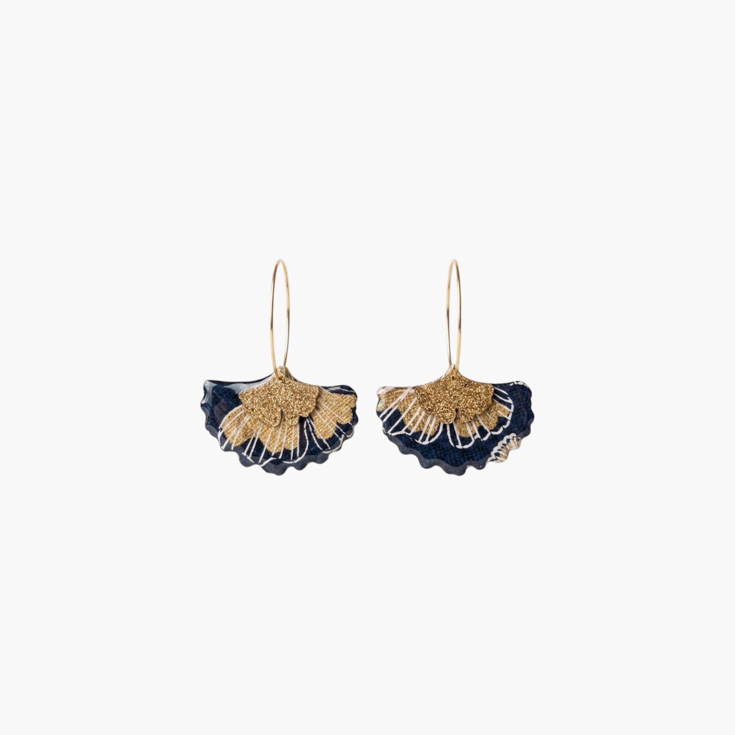 Boucles d'oreilles créoles gingko · papier indien bleu nuit et or · fait main France