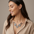 collier plastron fait main Hēksā hexagones papier népalais bleu nuit