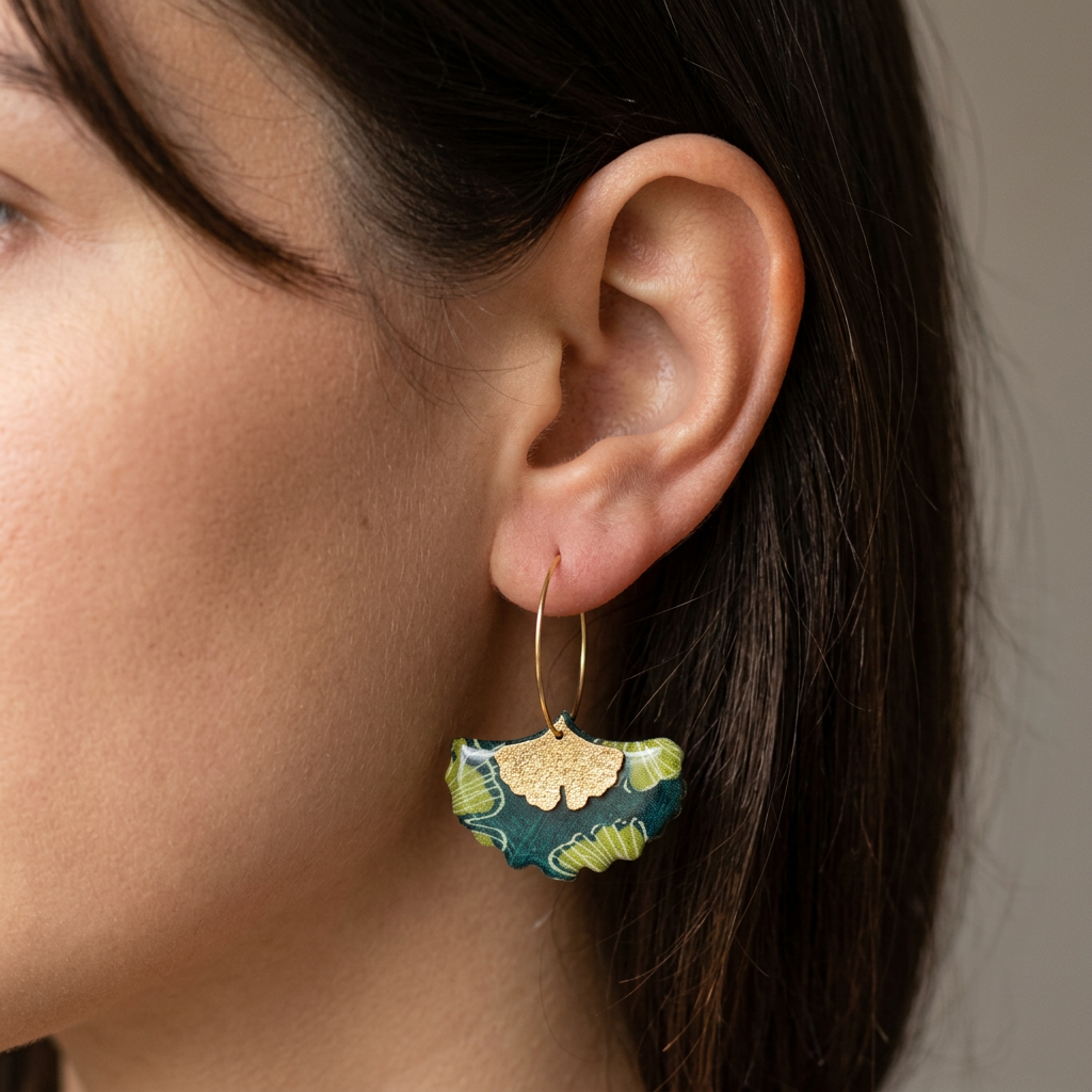 Boucles d'oreilles créoles gingko · papier indien vert forêt et or · fait main France