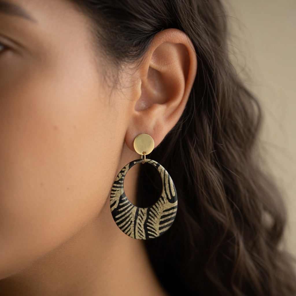 Boucles d'Oreilles Créoles Tropicales · Papier Résiné Vert & Or · Kriyōla