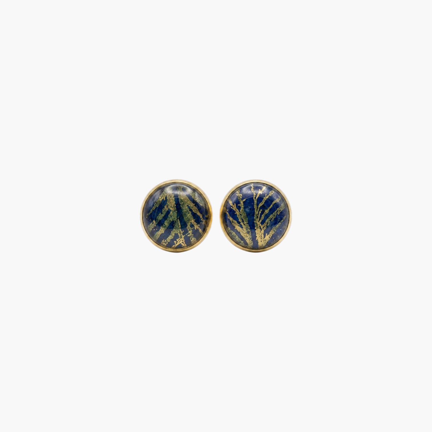 Boucles d'oreilles puces Māmūlī · lokta bleu profond & feuilles dorées