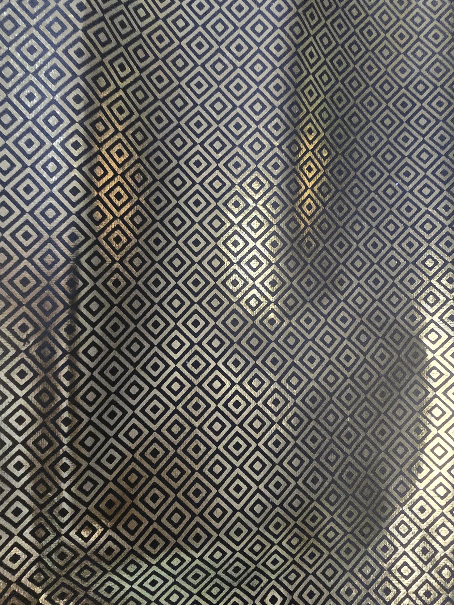 Boucles d'oreilles Ṭā'ila – Papier Indien résiné Noir & Doré