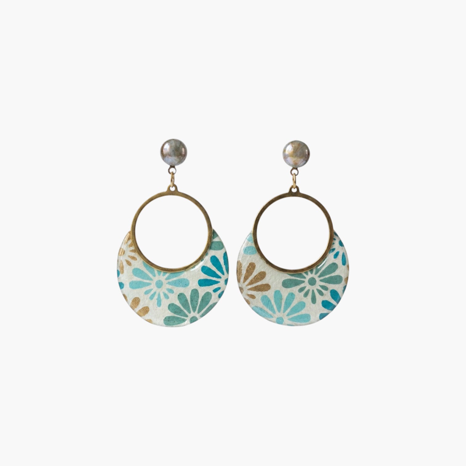 Boucles d'oreilles pendantes éventails bleu vert doré · cabochons bleu gris - Sūrya