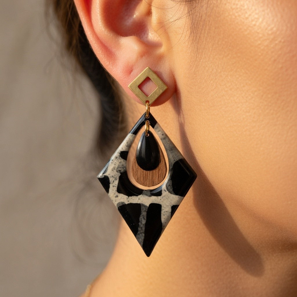 Diamond Trikōṇa Earrings | Blue & Beige Nepalese Paper